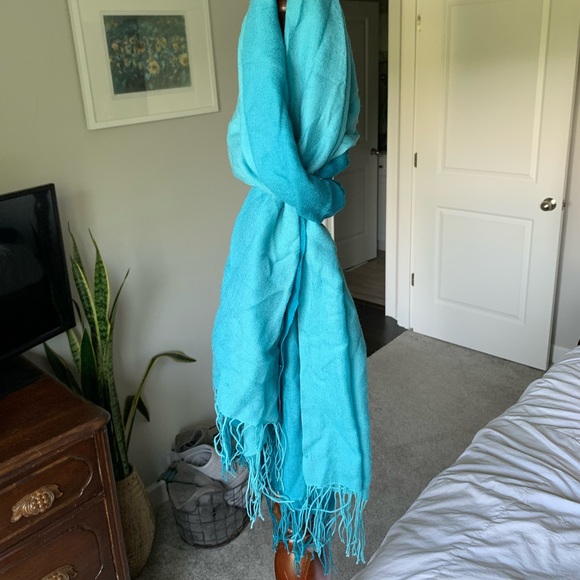 Blue Ombré Fringe Scarf - Picture 3 of 7